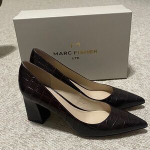 Marc Fisher Dark Brown Leather Croc-Embossed Block Heels Like New